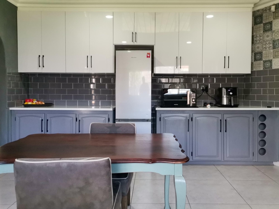 3 Bedroom Property for Sale in Safari Gardens North West
